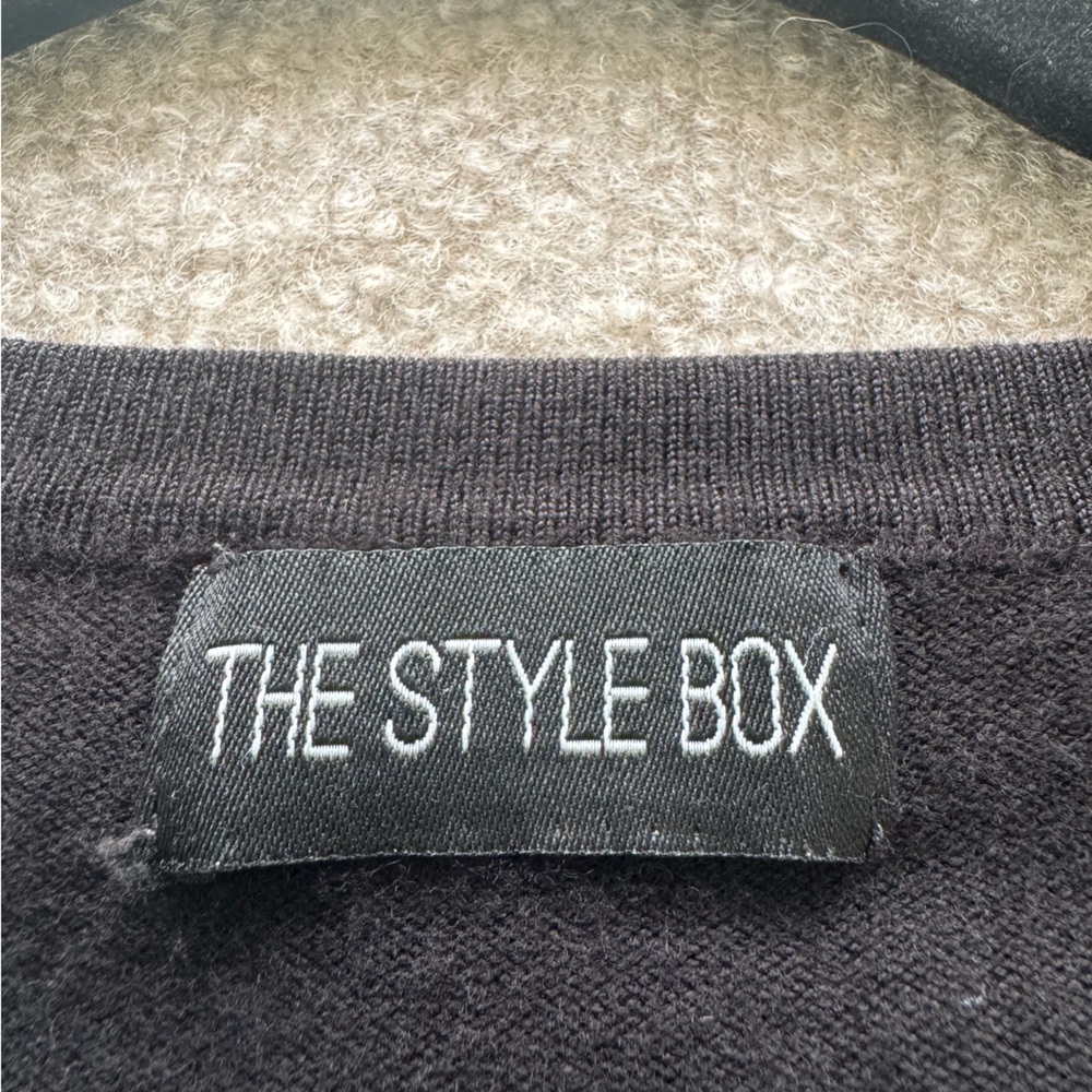 The Style Box Basic Black Button Down Cardigan w/Front Pockets see measurements - Picture 7 of 7